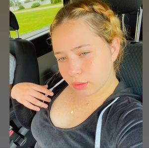 Meet your Posher, Ariana